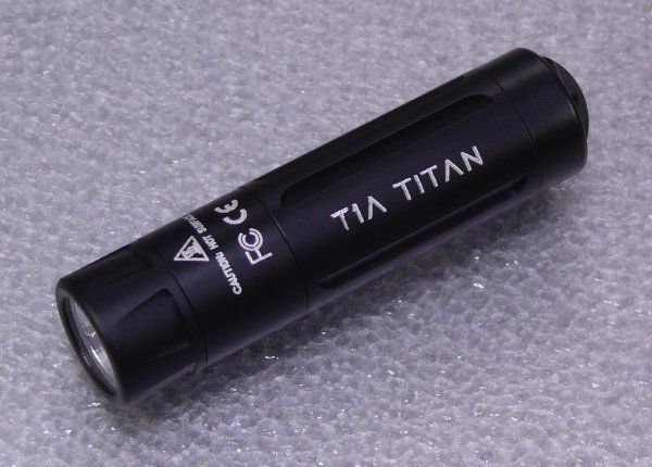 コンパクトLED タイタン(TITAN)・ブラック